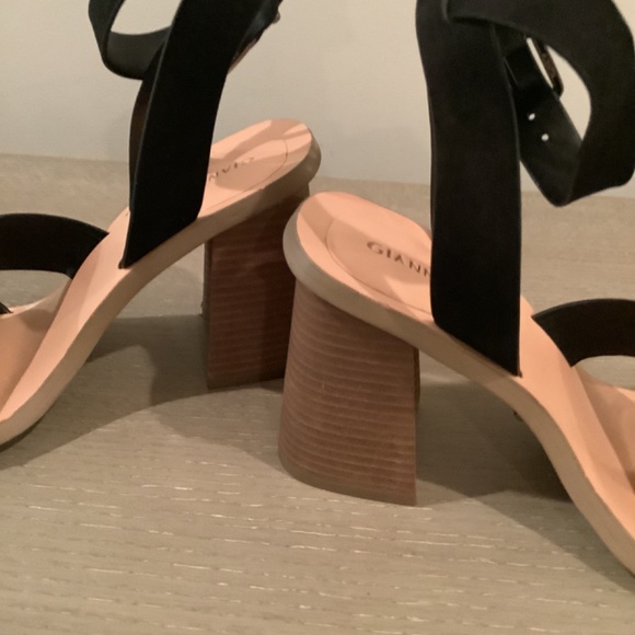 Gianni Bini ankle strap sandal with wooden heel - Picture 12 of 16